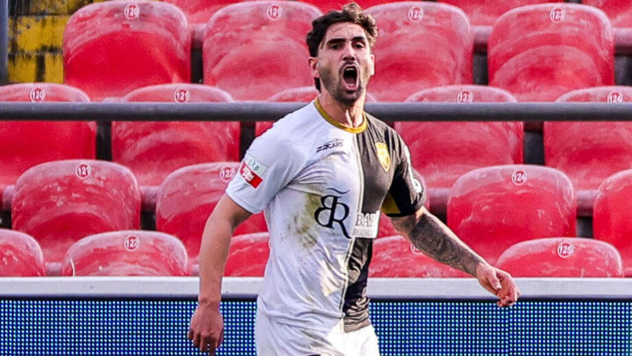 Rui Costa a celebrar depois de marcar no último lance 