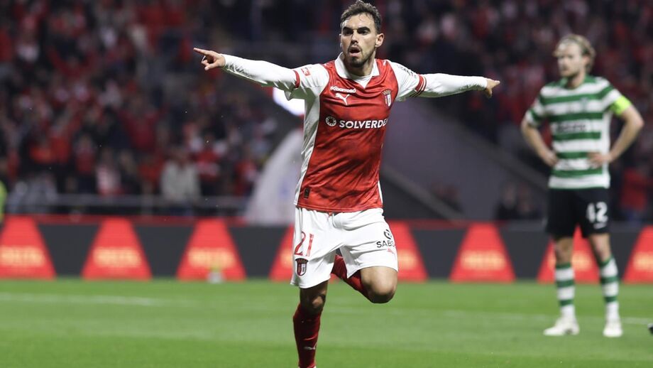 Ricardo Horta festeja golo diante do Sporting