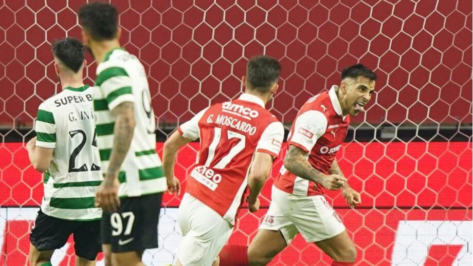 Zalazar celebra após marcar ao Sporting
