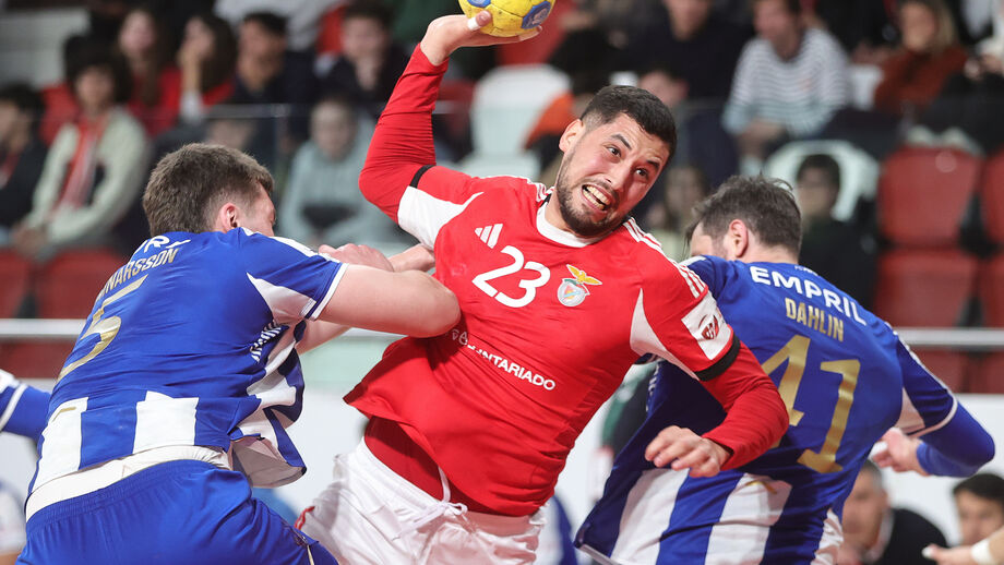 Benfica melhorou na segunda parte mas não conseguiu vencer