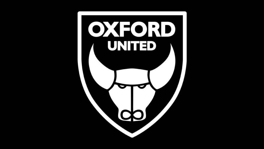 Amelia Aplin representava a formação do Oxford United