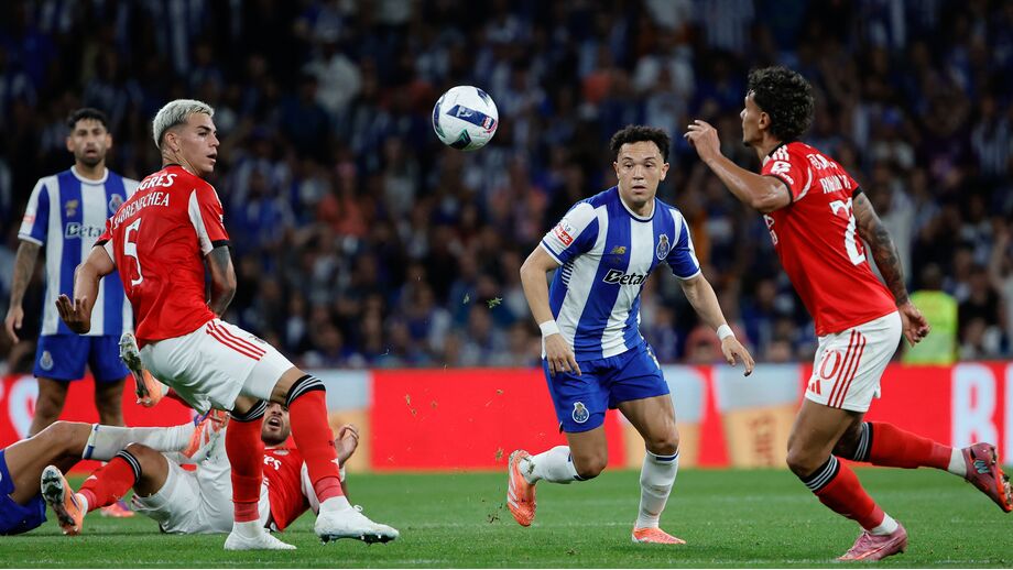 Enzo Barrenechea e Ríos no clássico do Dragão
