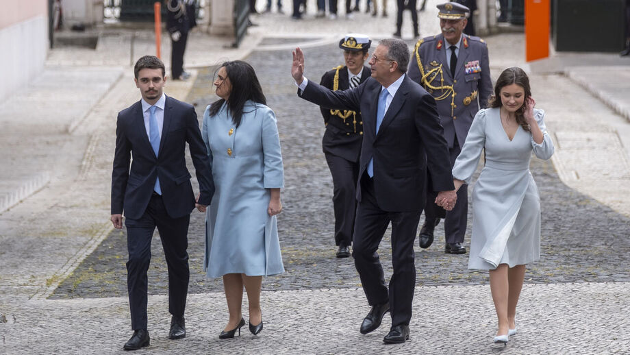 António Seguro (à esquerda imagem) com o pai, a mãe e a irmã no dia da tomada de posse de António José Seguro como Presidente da República