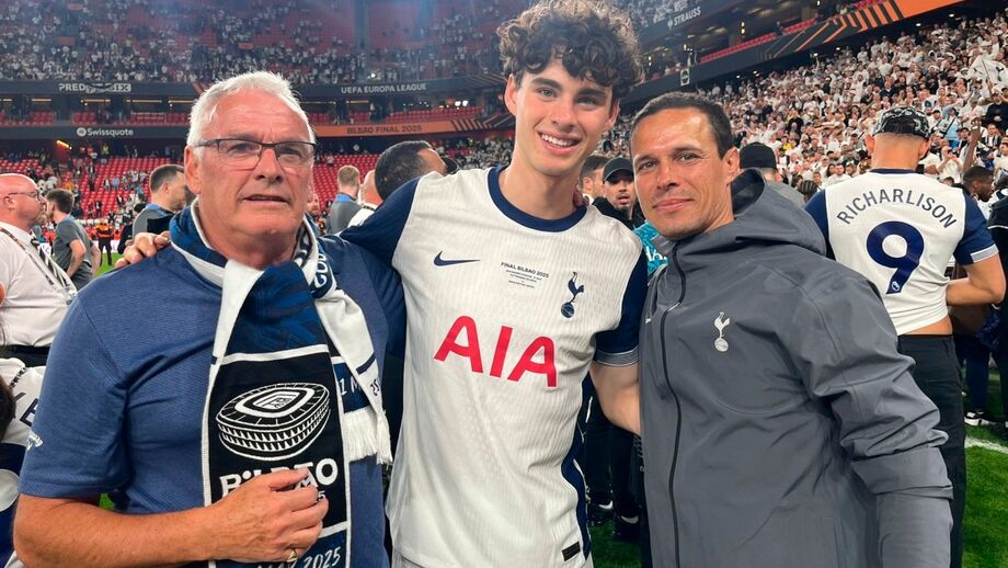 Archie Gray, do Tottenham, na final da Liga Europa em Bilbau, 2025