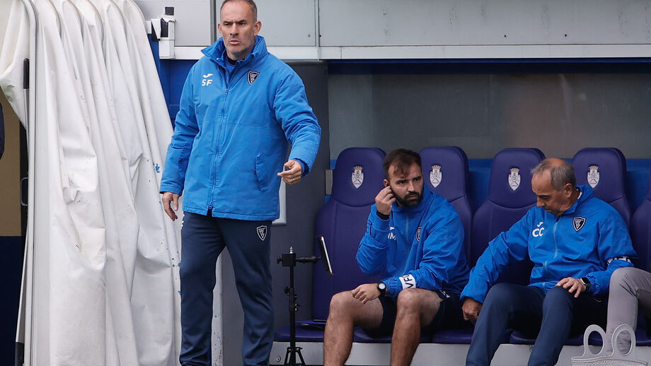 Sérgio Fonseca e a equipa técnica do Chaves