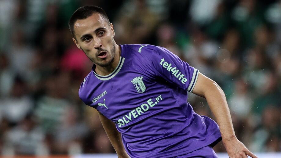 Leonardo Lelo reage à derrota com o Ferencváros