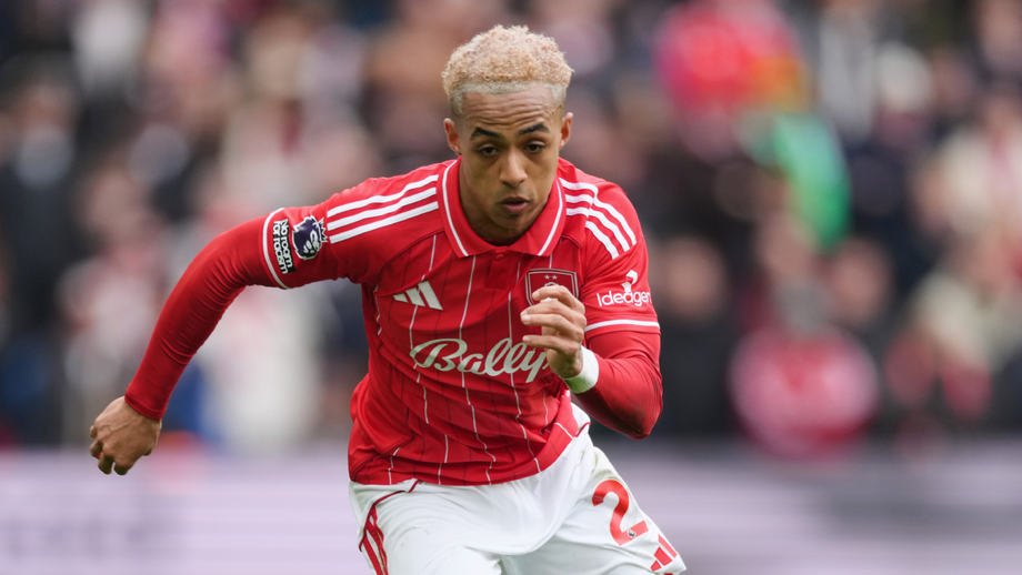 Omari Hutchinson, jogador do Nottingham Forest