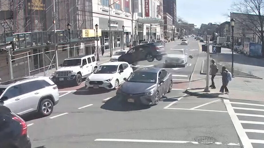 Condutor sofreu ferimentos ligeiros