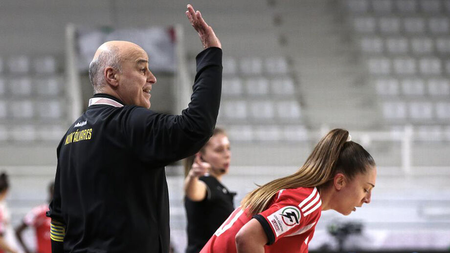 Paulo Tavares reage durante o jogo com o Benfica