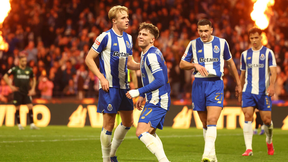 DECISIVOS. Froholdt e Pietuszewski continuam em grande com a camisola do FC Porto