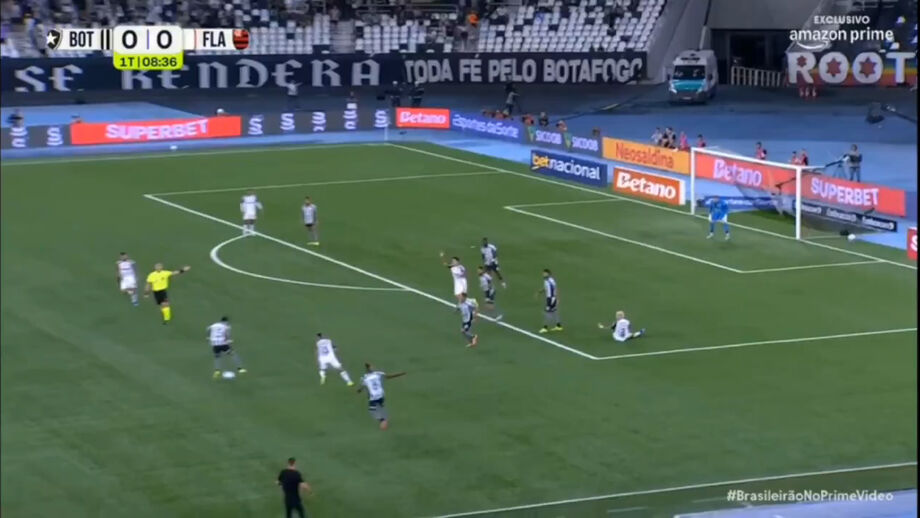 Avançado protagonista de lance caricato na derrota do Botafogo frente à equipa orientada por Leonardo Jardim 