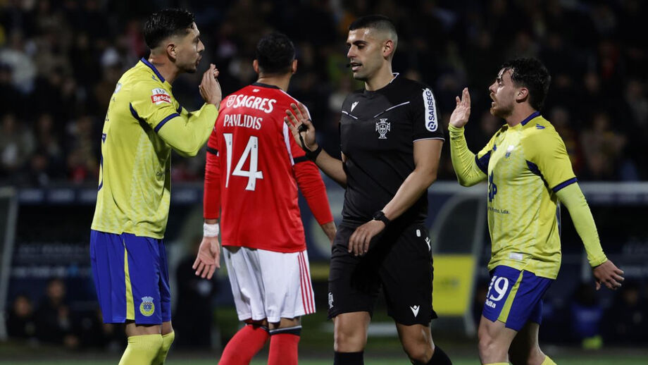 Árbitro José Bessa dirigiu o Arouca-Benfica