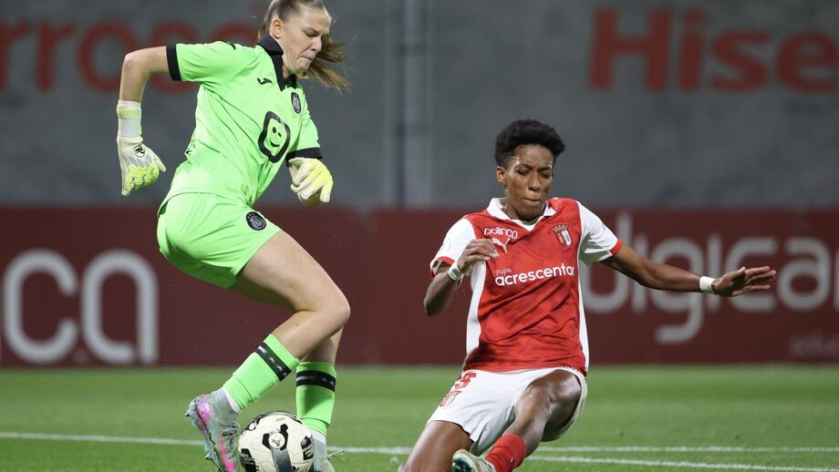 Melany Fortes (à direita)