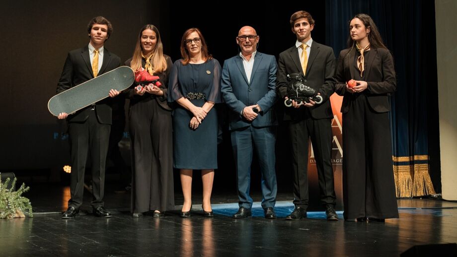 Alguns dos premiados com Luís Sénica
