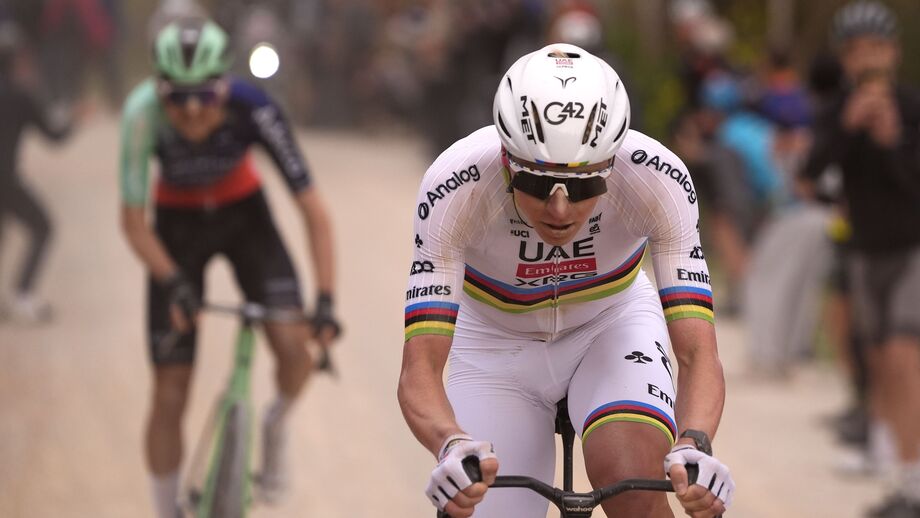 Pogacar dá espetáculo