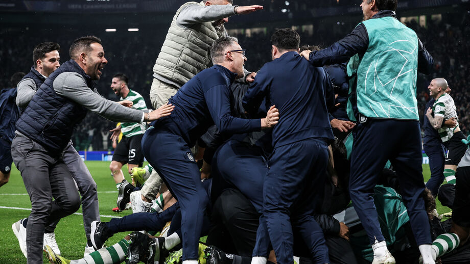 A festa dos leões após o golo de Rafael Nel