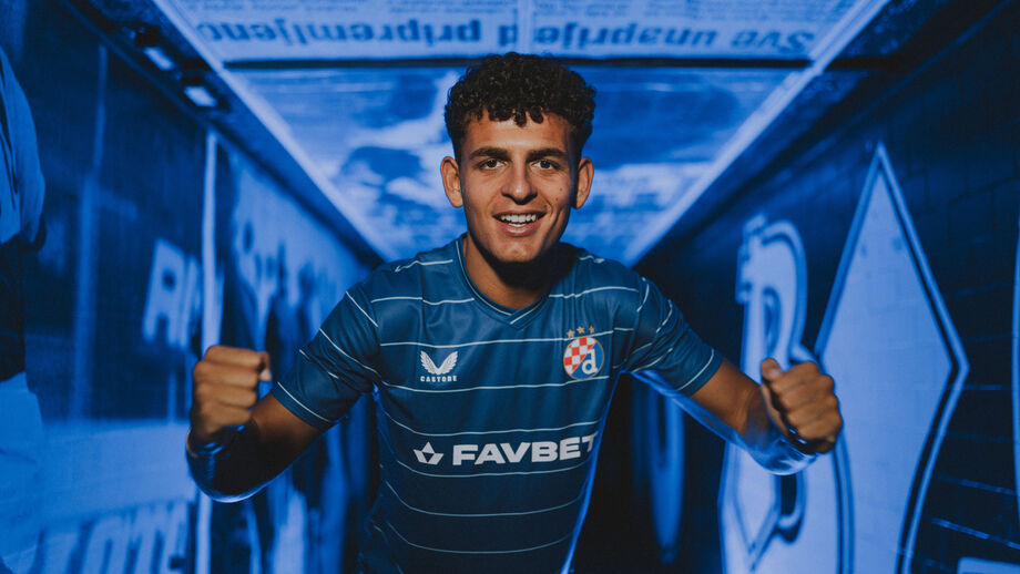 Sergi Dominguez, central do Dínamo Zagreb