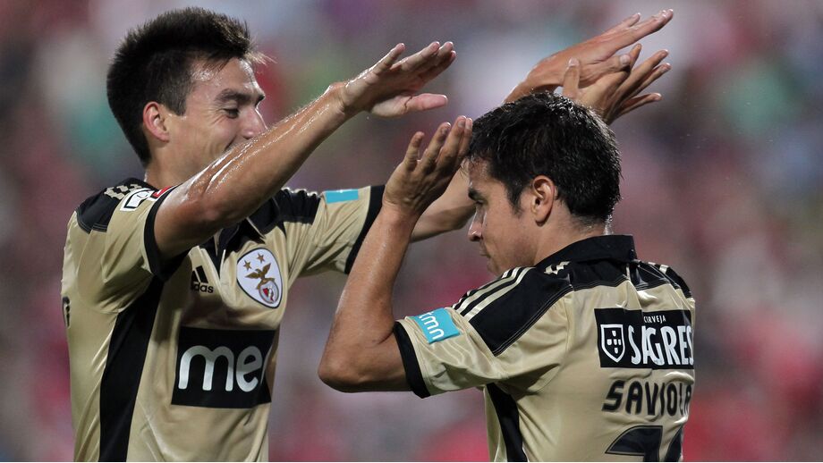 Gaitán e Saviola ao serviço do Benfica em 2011