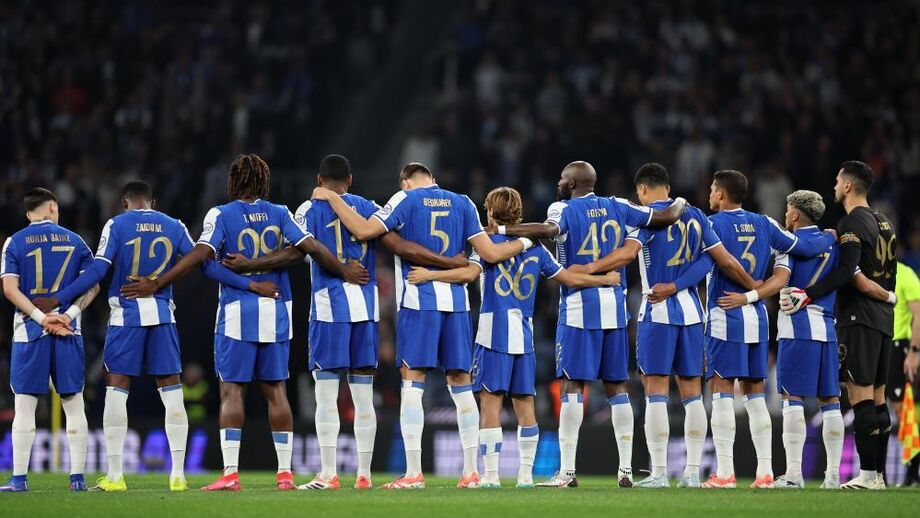 FC Porto homenageou Silvino no jogo com o Estugarda