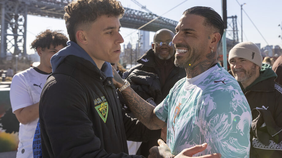 Em entrevista a Record nos Estados Unidos, o ex-internacional português contou-nos tudo sobre o novo desafio profissional como comentador na LiveModeTV