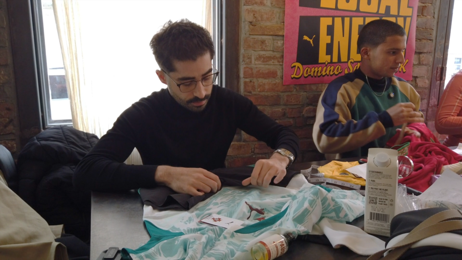 O nosso jornal esteve num workshop da PUMA que apelava ao talento no corte e costura... algo que a nossa equipa de reportagem demonstrou claramente não ter