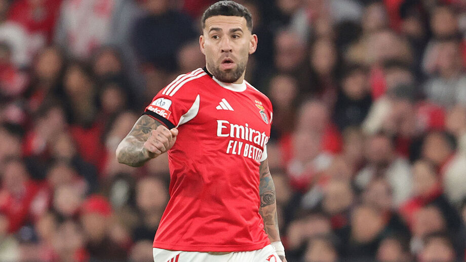 Otamendi fora do onze inicial frente ao V. Guimarães