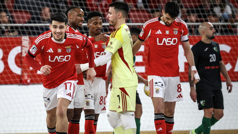 Águias seguem no topo da classificação 