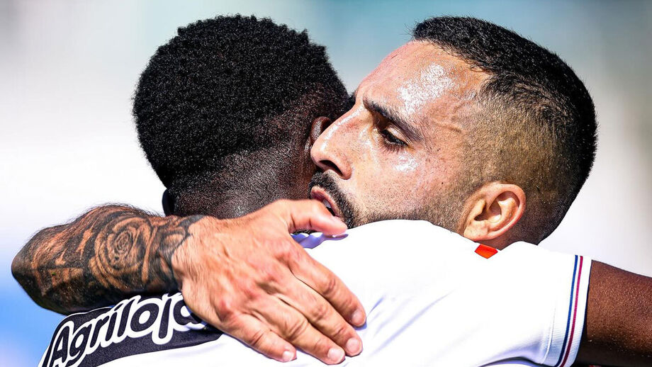 Jogadores do Torreense festejam triunfo frente ao Felgueiras