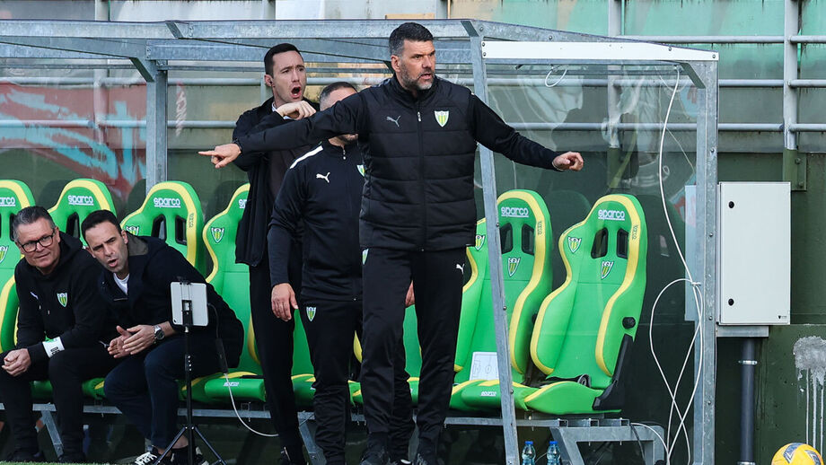 Bacci demitido após o jogo com o AVS SAD