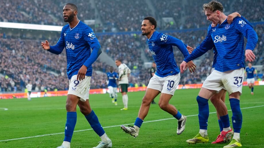 Beto destaca apoio dos adeptos do Everton após bis contra o Chelsea