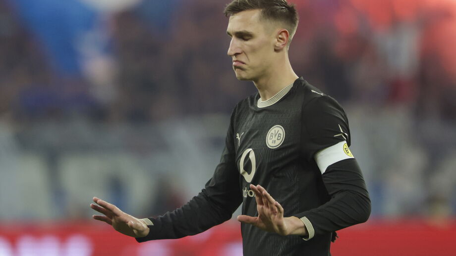 Nico Schlotterbeck deve ficar em Dortmund