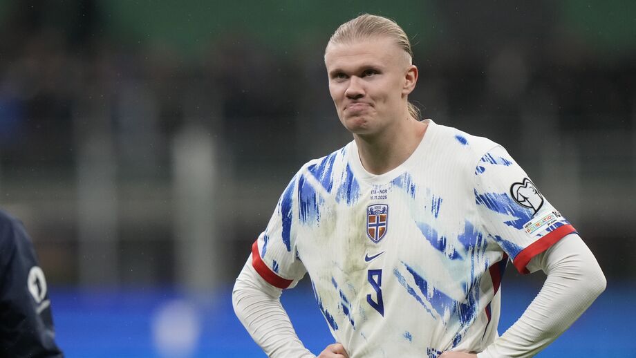 Haaland oferece livro raro sobre vikings à biblioteca de Bryne