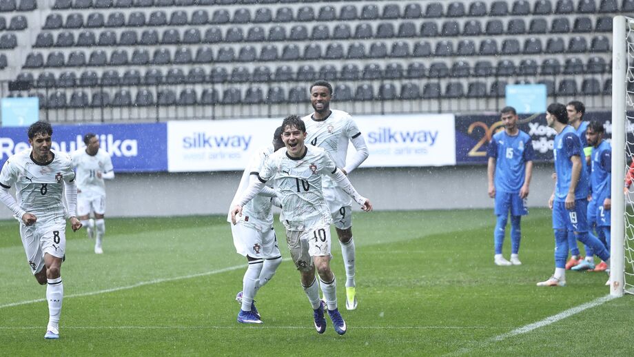 Portugal vence Azerbaijão por 4-0 com domínio notável