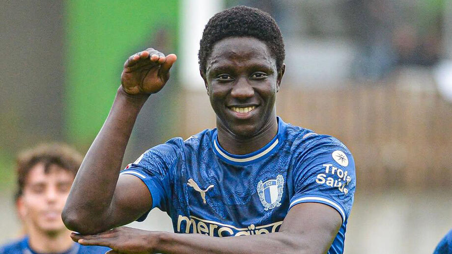 Lamine Beye espreita espaço no Famalicão