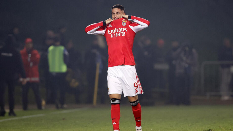 Ivanovic tremido e em avaliação até ao final da temporada