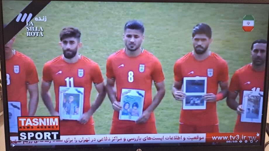 Irão exibe fotos de vítimas do bombardeamento