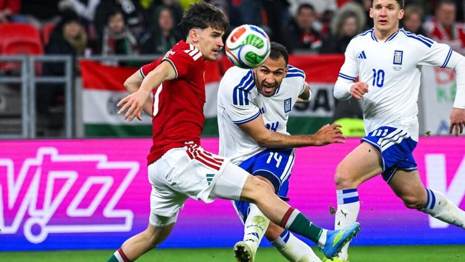 Pavlidis em ação pela seleção grega