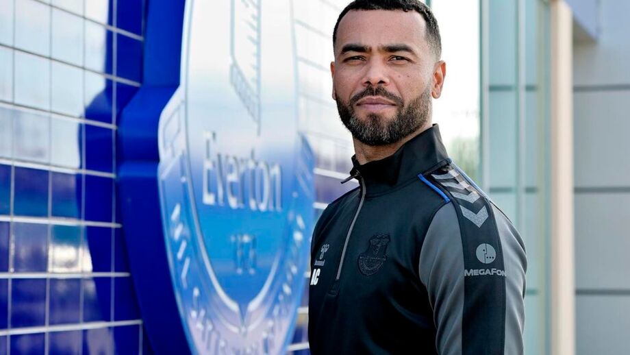 Ashley Cole quer John Terry como adjunto no Cesena