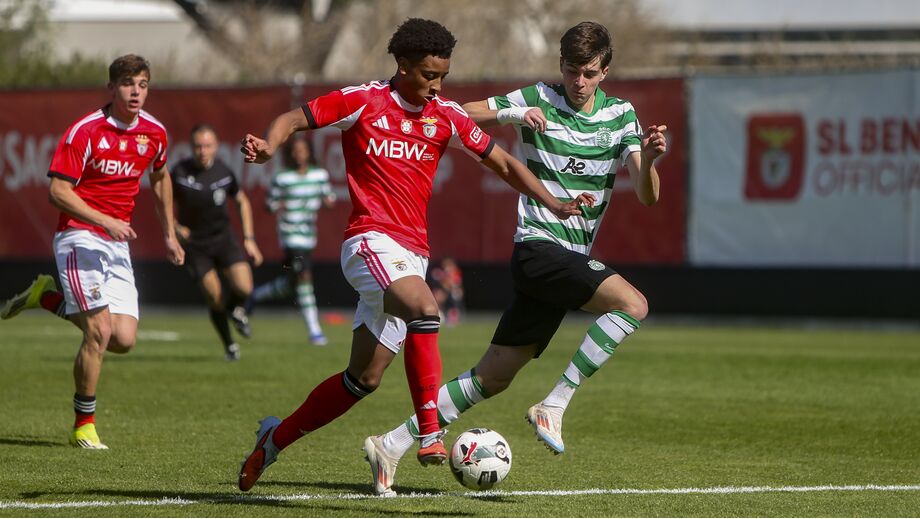 Benfica venceu o Sporting por 3-0 no Nacional de juvenis