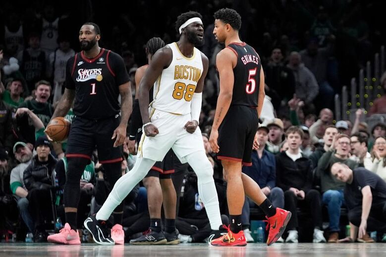 Neemias Queta frente aos Sixers