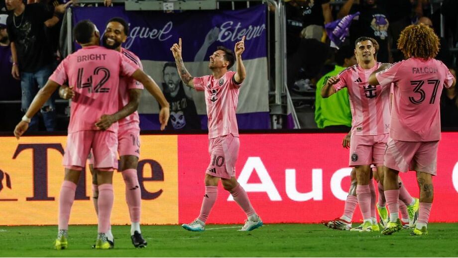 Messi celebra golo frente ao Orlando City