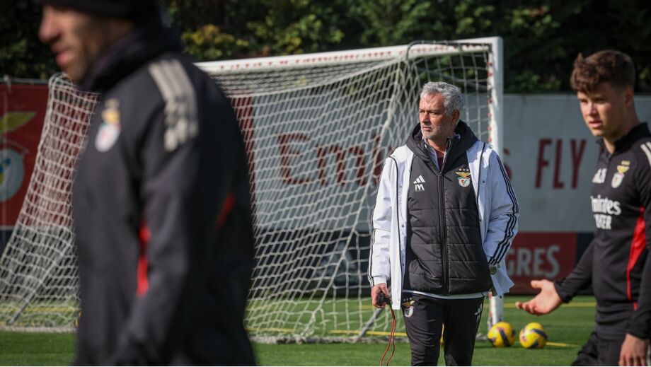 José Mourinho no treino do Benfica