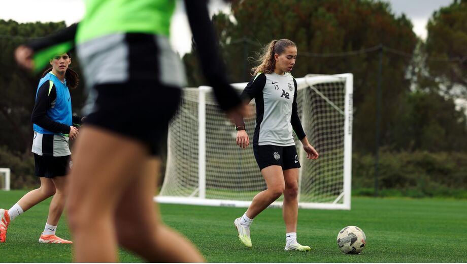 Carolina Santiago regressa ao Sporting depois de marcar 2 golos por Portugal