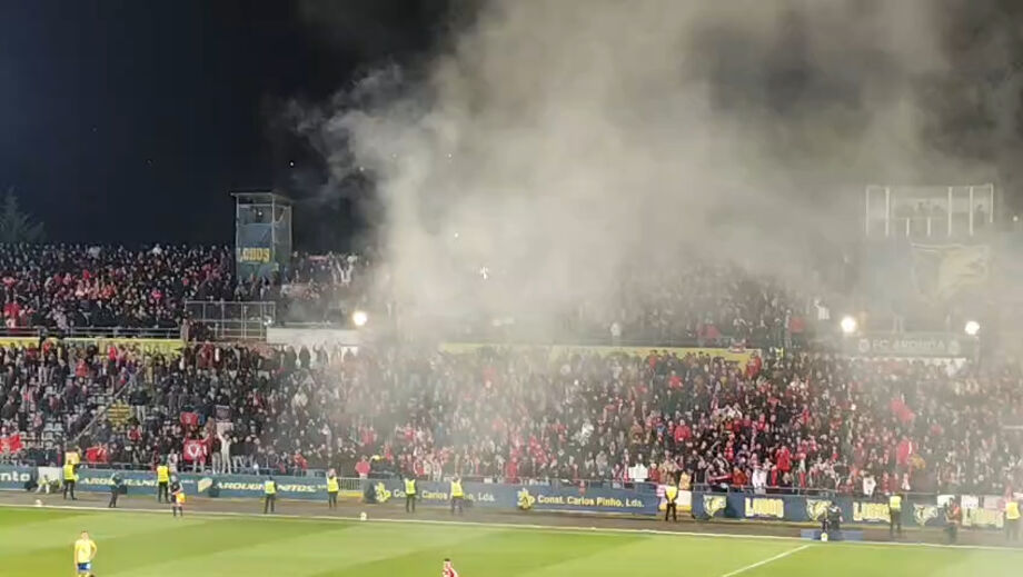 Cabos danificados pelo incêndio no Arouca-Benfica: as câmaras que ficaram sem sinal e a queixa relativa aos estragos