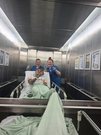 «M... acontecem»: Noa Lang partilha foto no hospital após momento assustador em jogo da Champions