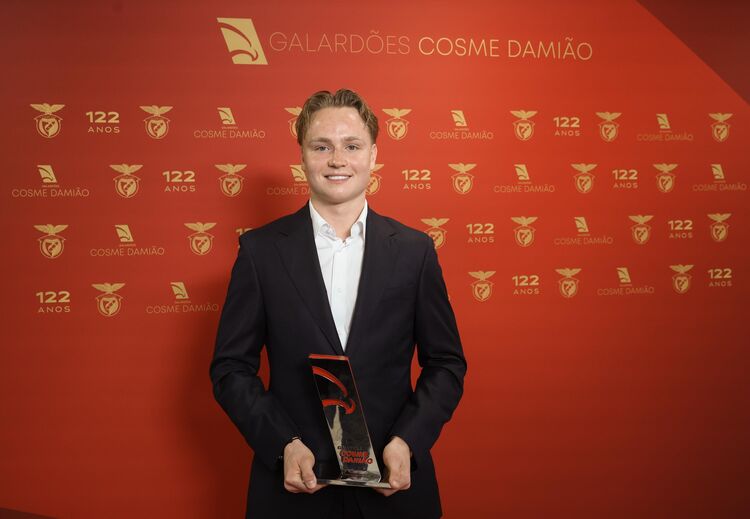 Entrega de galardões Cosme Damião no Estádio da Luz
