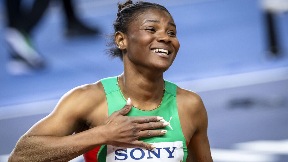 Agate de Sousa sagra-se campeã do mundo no salto em comprimento