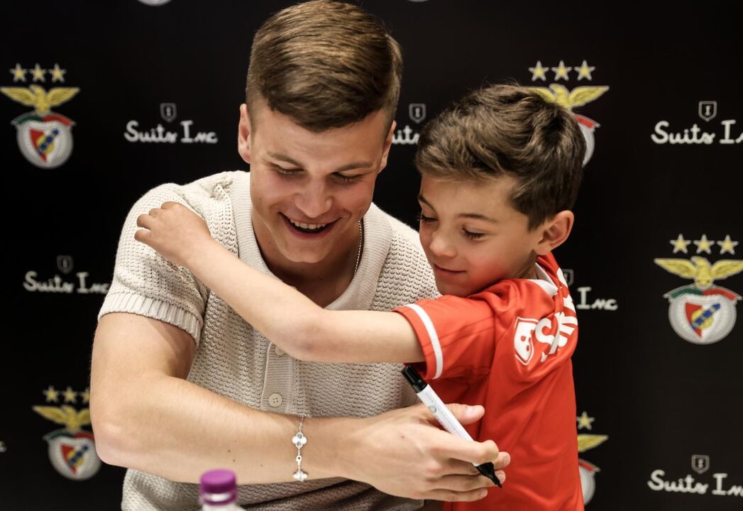 Dahl com um pequeno benfiquista