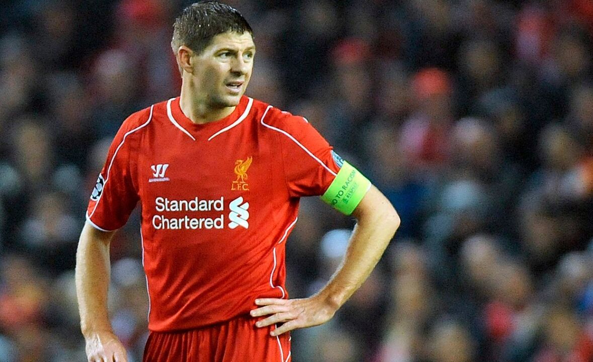 Steven Gerrard quer ser treinador adjunto