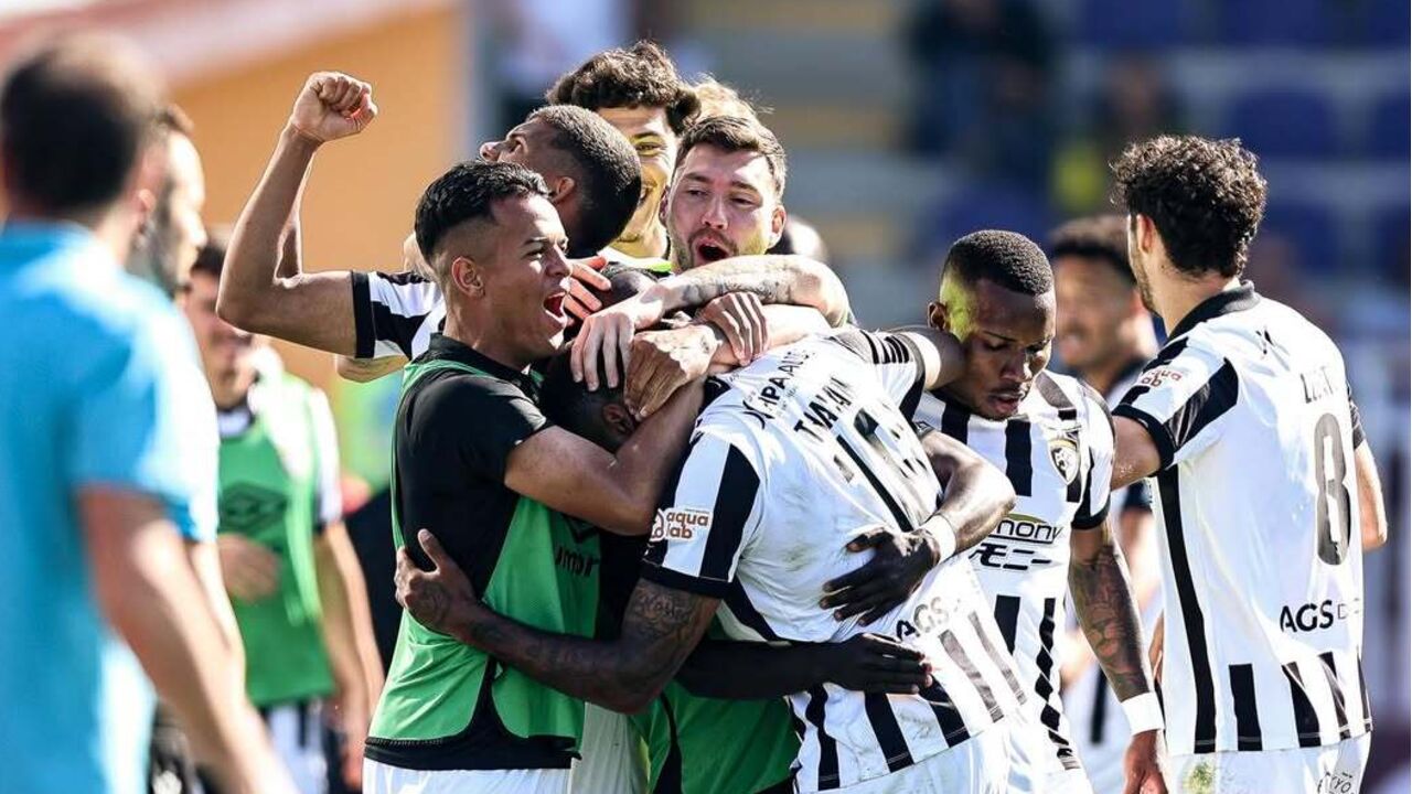 Portimonense vence Oliveirense